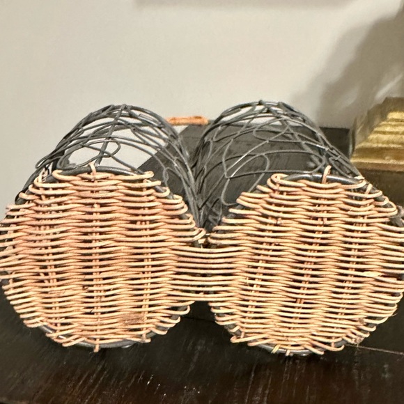 Faux Bamboo Wine Bottle Holder - Metal design - Picture 2 of 3